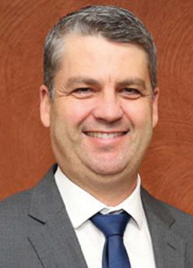 Dr. Vitor Nunes Arantes